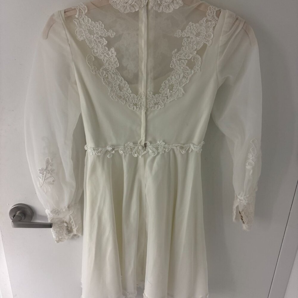 Vintage Lace Wedding Dress – Short Bridal Dress – Size Small - Picture 2 of 3